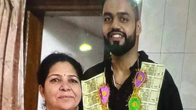 Unaware of newly-wed navy officer Lieutenant Vinay Narwal’s death in Lieutenant Vinay NarwalPahalgam attack, mother distributes sweets in Karnal | Chandigarh News