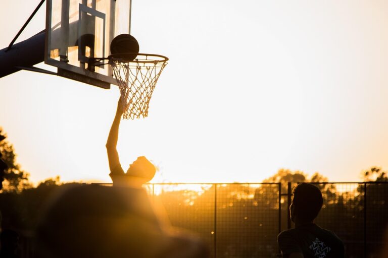 Real-Time Thrills: How Live Sports Scores are Redefining Fan Engagement in 2025