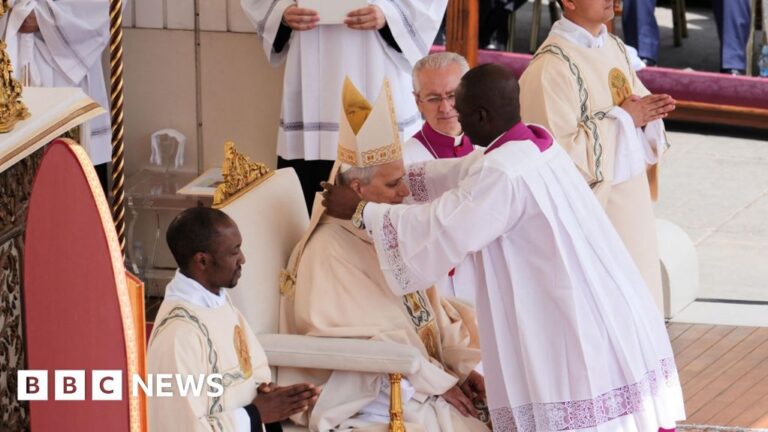 Pope denounces exploitation and autocracy in inauguration Mass