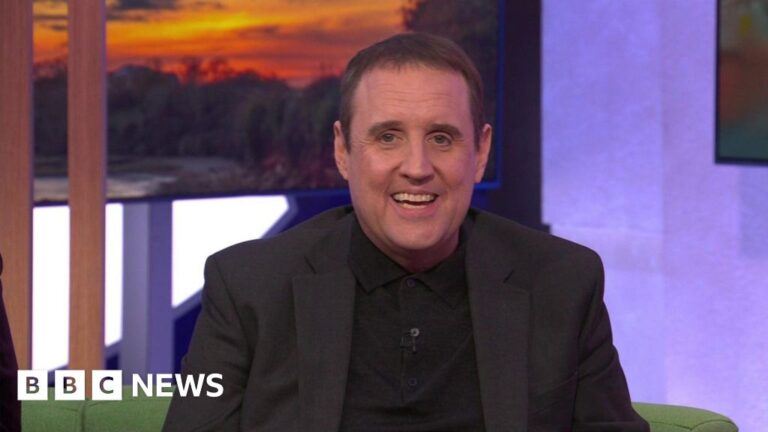 Peter Kay to donate stand-up tour profits to 12 cancer charities
