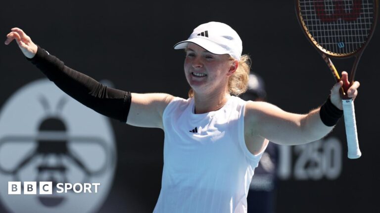 Auckland Classic: Francesca Jones battles injury in comeback win over Sinja Kraus