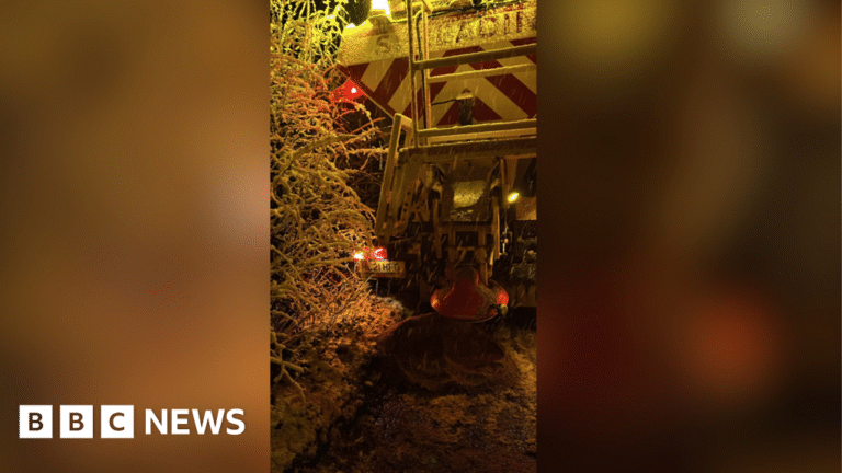 Gritter forced off road by ‘inconsiderate driver’ in Wigmore