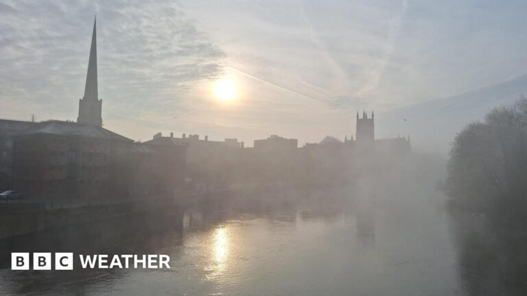 UK weather: fog and sunshine in the weekend forecast