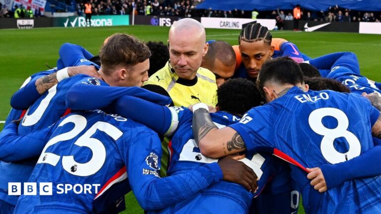 Chelsea huddle: Why was referee Paul Tierney in the middle of Blues’ pre-match huddle?